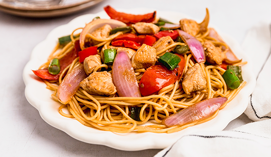 TALLARÍN SALTADO DE POLLO